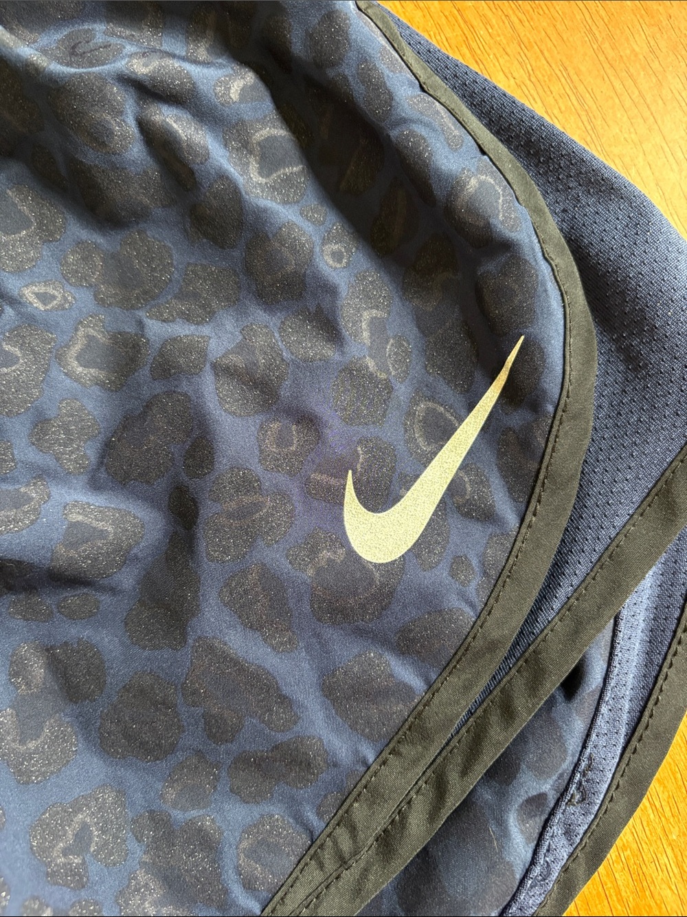 LADIES NIKE RUNNING SHORTS - Picture 3 of 5